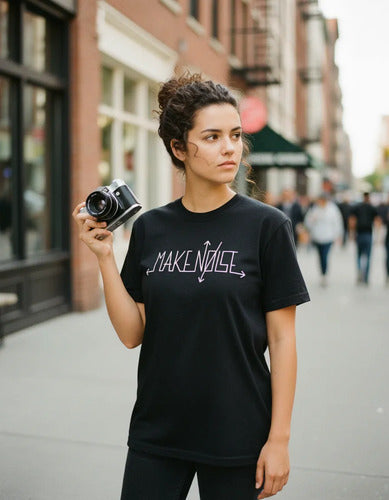 Polera Oficial Make Noise - Logo Edición Clásica Negro Logo Classic