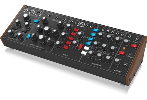 Behringer Model D Sintetizador Análogo