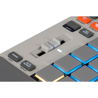Detalle del slider y los botones del Akai MPC Sample