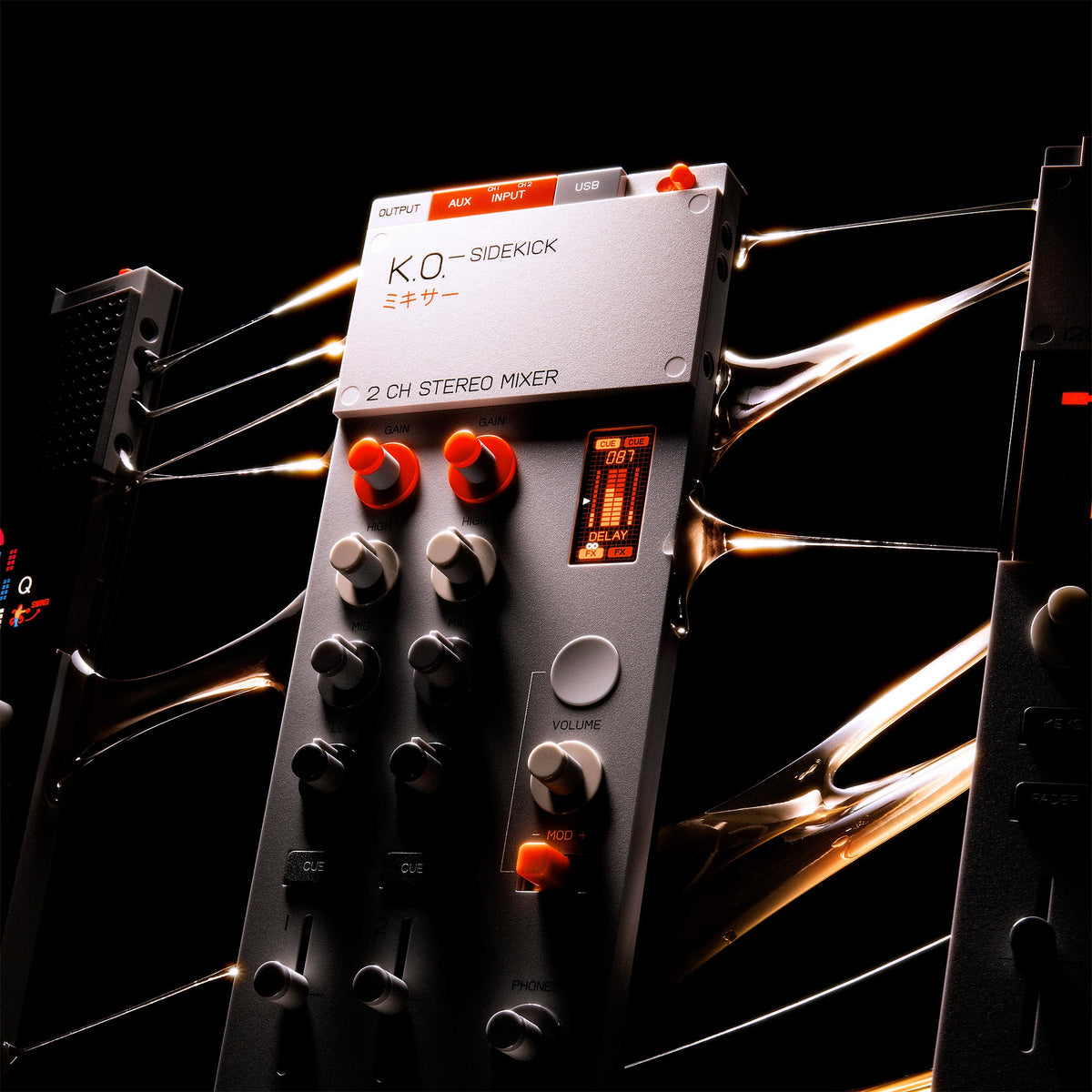 Teenage Engineering EP-136 K.O. Sidekick en escena