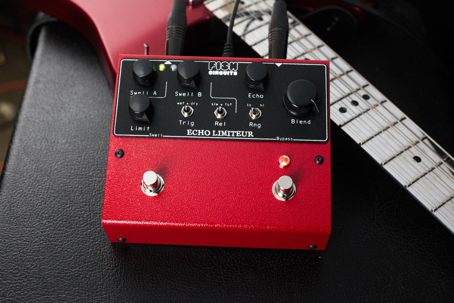 Fish Circuits Echo Limiteur en ambiente de estudio, vista lifestyle