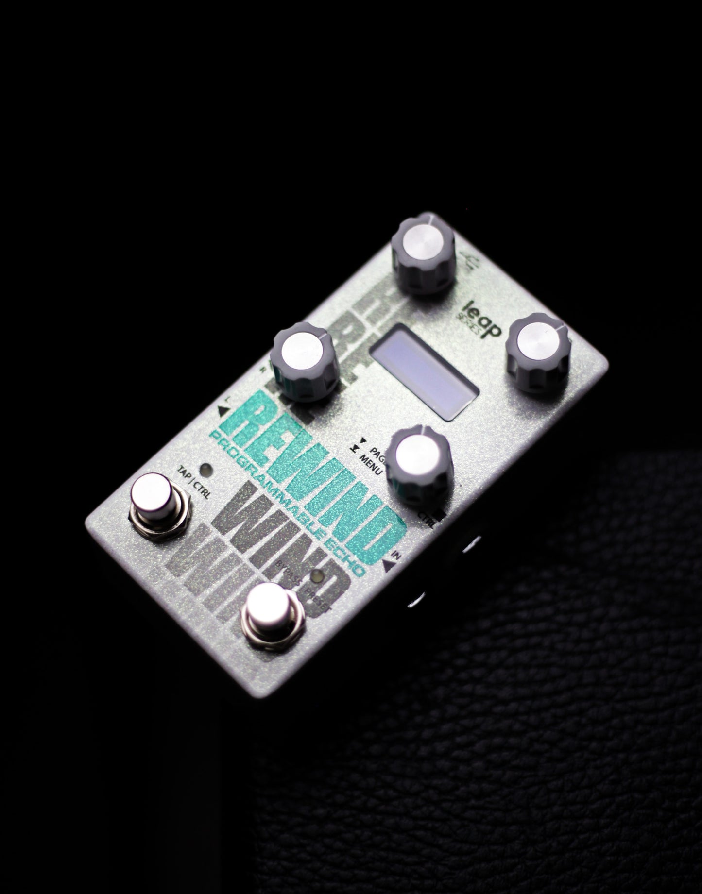 Alexander Pedals Rewind detalle de pantalla OLED