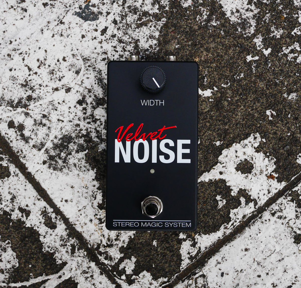 Alexander Pedals Velvet Noise conexiones de entrada y salida